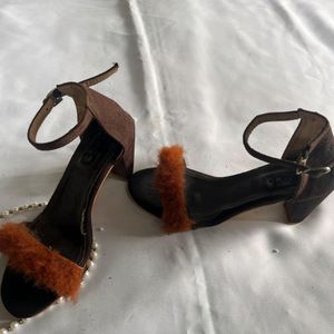 Fur Heel