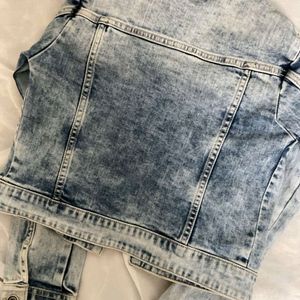 DENIM JACKET