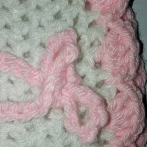 Pink & White Fingerless Gloves: Cozy & Cute!