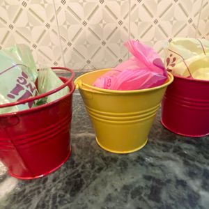 Cute Little Buckets With Colour Packets