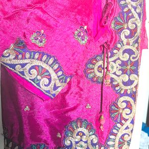 Crepe Saree With Blouse Piece