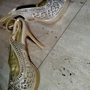 Golden Colour Heel For Wedding, Party Etc