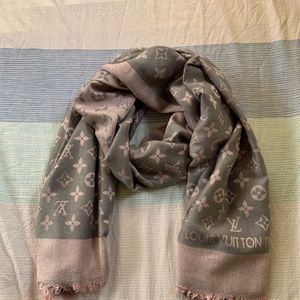 Louis Vuitton Lv shawl/stole