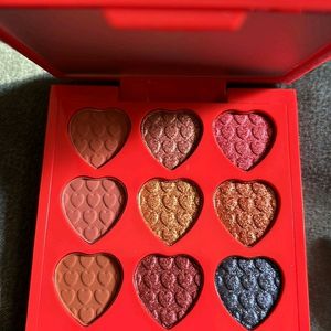 Myglamm Xoxo Eyeshadow Palette