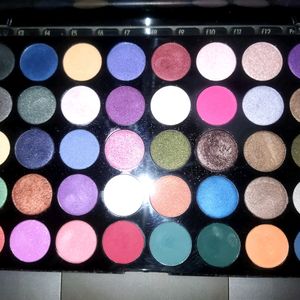 Shimmer And Matte Shade Eye Shadow