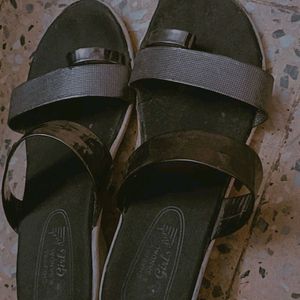 sandal ,size 7