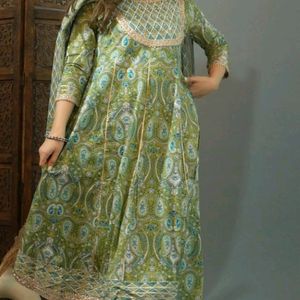 Beutiful Kurta Set With Dupatta Cotton Febric