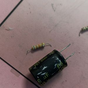 Capacitor 400V 68Uf + 56K Register