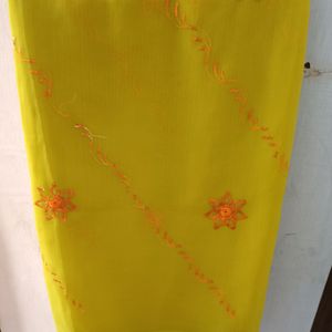 Light Weight Saree With Blouse