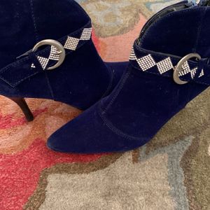 Stylish Blue Suede Party Shoes