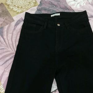 Knee Cut Black Jeans