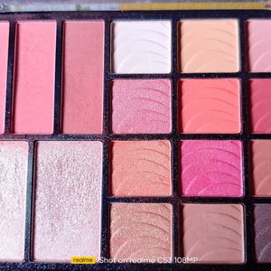 Shryoan Eyeshadow Palette