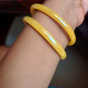 Pastel Yellow Glass Bangles