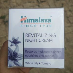 Himalaya Revitalizating Night Cream