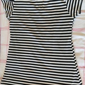 B/W Stripes - Off Shoulder Top