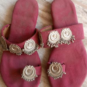 Flat Chappal