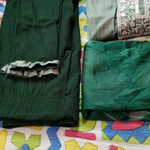 Kurta Set With Dupatta And Pent