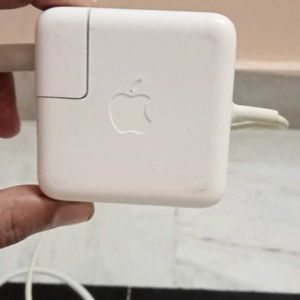 APPLE NEW AND ORIGINAL LAPTOP CHARGER