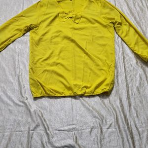 Women's Top On Jeans And Trouser Yellow Color
