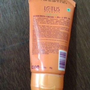 Lotus Suncream