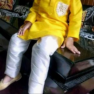 Beautiful Yellow 💛 Kurta Set