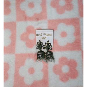 FESTIVE Earrings