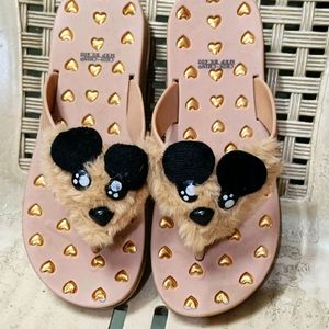 Cute Lightweight Slippers For Women..