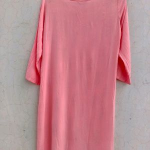 Women Pink Kurta With 3/4 Sleeves