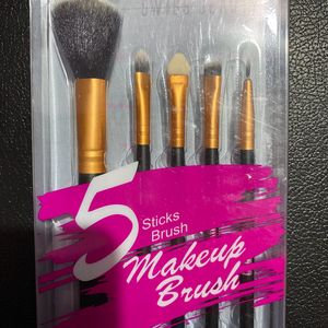 MAKEUP BRUSHES