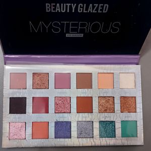 18 In 1 Color Eyeshadow Palette ?