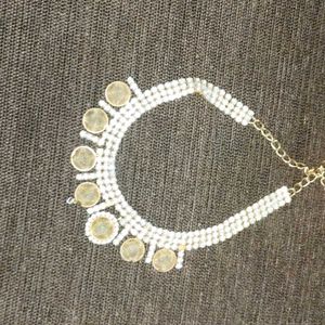 Bueatiful Necklace With Stone