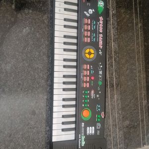 Electronic Keyboard With 37 Keys