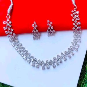 Ad Necklace Set