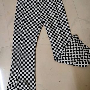 Black White Printed Flared Pant.