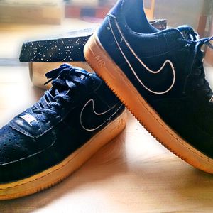 ORIGINAL NIKE SUEDE BLUE (GLOW IN THR DARK)