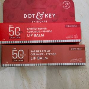 Dot & Key Body Scrub + 1  Lip Gaurd For Free