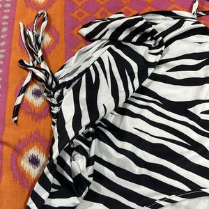 Crop Zebra Urbanic Top