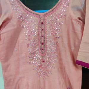 Pink Kurta Vid Dupatta