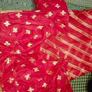 Saree With Blouse For Parties Or Wedding