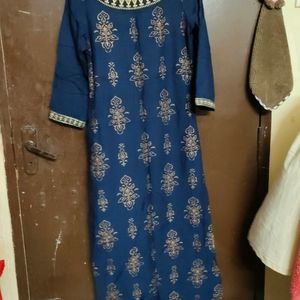 Avaasa Navy Blue Straight Line Kurta With Pocket