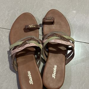 Bata Flats Size UK4