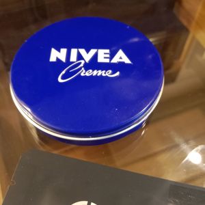 Nivea Cream.And Charcoal Mask