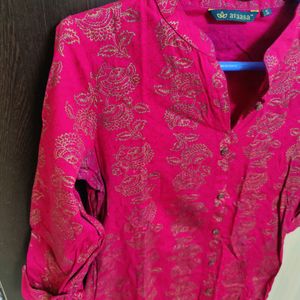 Avaasa Pinki Kurta With Gold Foiling