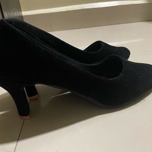 Black Velvet Finishing Heels