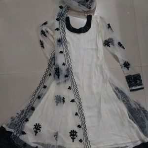 Kashmiri Work Anarkali