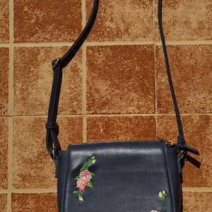 Caprese Sling Bag