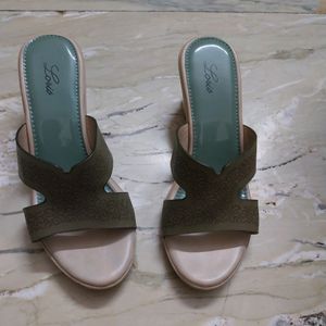 Heels Wedges In Size Uk4 (No Coins)