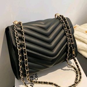 Sling bag / Handbag