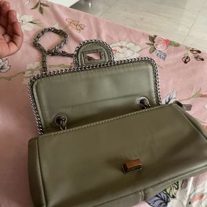 SUCH A GOOD COLOUR SLING BAG