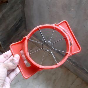 Apple cutter